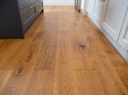 Evolve Knightsbridge, Engineered Oak Flooring, Golden, Handscraped & Lacquered, 190x15x1900mm