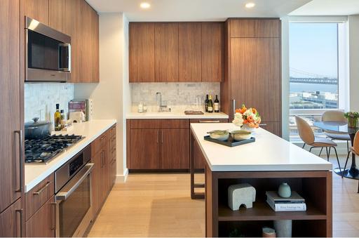 V4 Wood Flooring Hudson - Veneered Plank, Veneered Flooring with HDF Core, 190mm x 10.4mm x 1,500mm