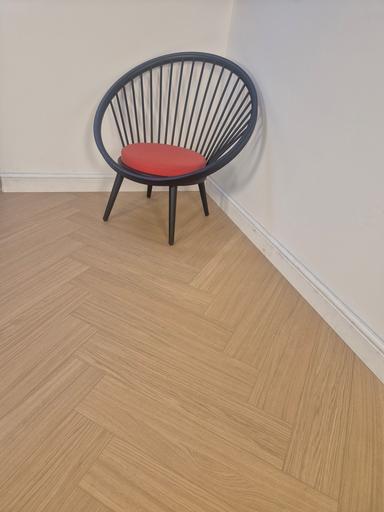 V4 Wood Flooring Hudson - Veneered Herringbone (Left), Veneered Flooring with HDF Core & Integrated Cork Underlay, 146mm x 10.4mm x 730mm