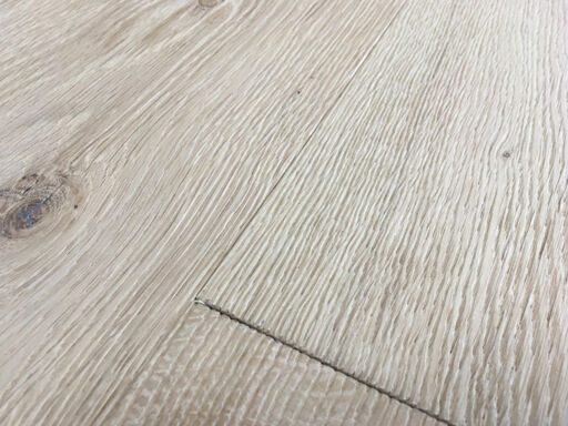 Tradition Classics Oak Engineered Flooring, Rustic, Sandblasted, Handscraped, Unfinished, 220x15x2200mm Image 3