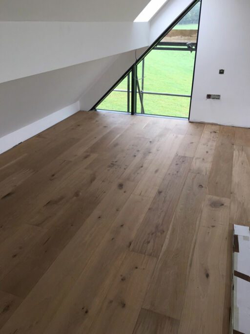 Tradition Classics Unfinished Oak Engineered Flooring, Rustic, 240x15x1900mm Image 2