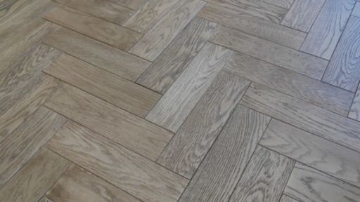 Tradition Herringbone Engineered Oak Parquet Flooring, Gunmetal, Grey, 80x18x300 mm Image 4