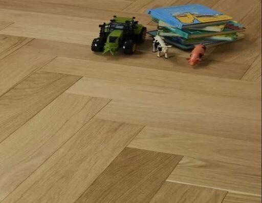 Tradition Nature Engineered Oak Herringbone Invisible, Matt Laquered, 120x15x600mm