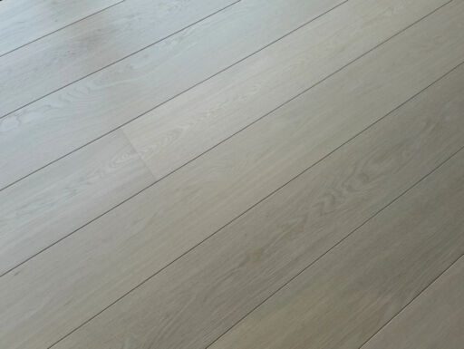 Tradition Oak Engineered Flooring, Prime AB Grade, Invisible Finish 190x14xRL Image 3