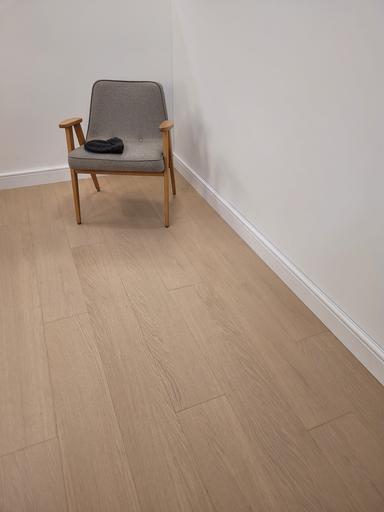 V4 Wood Flooring Carnegie - Veneered Plank, Veneered Flooring with HDF Core, 190mm x 10.4mm x 1,500mm